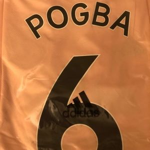 Pogba “pink” jersey Manchester United
